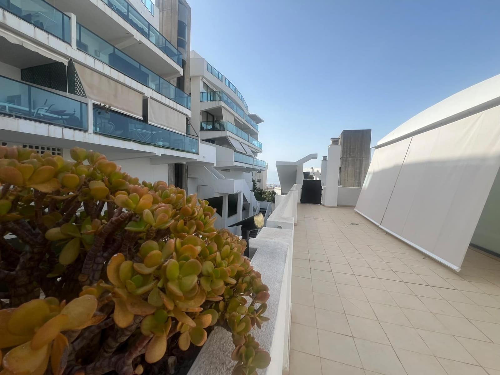 2 bedroom Penthouse for sale in Riviera del Sol with pool garage - € 449,900 (Ref: 10017681)