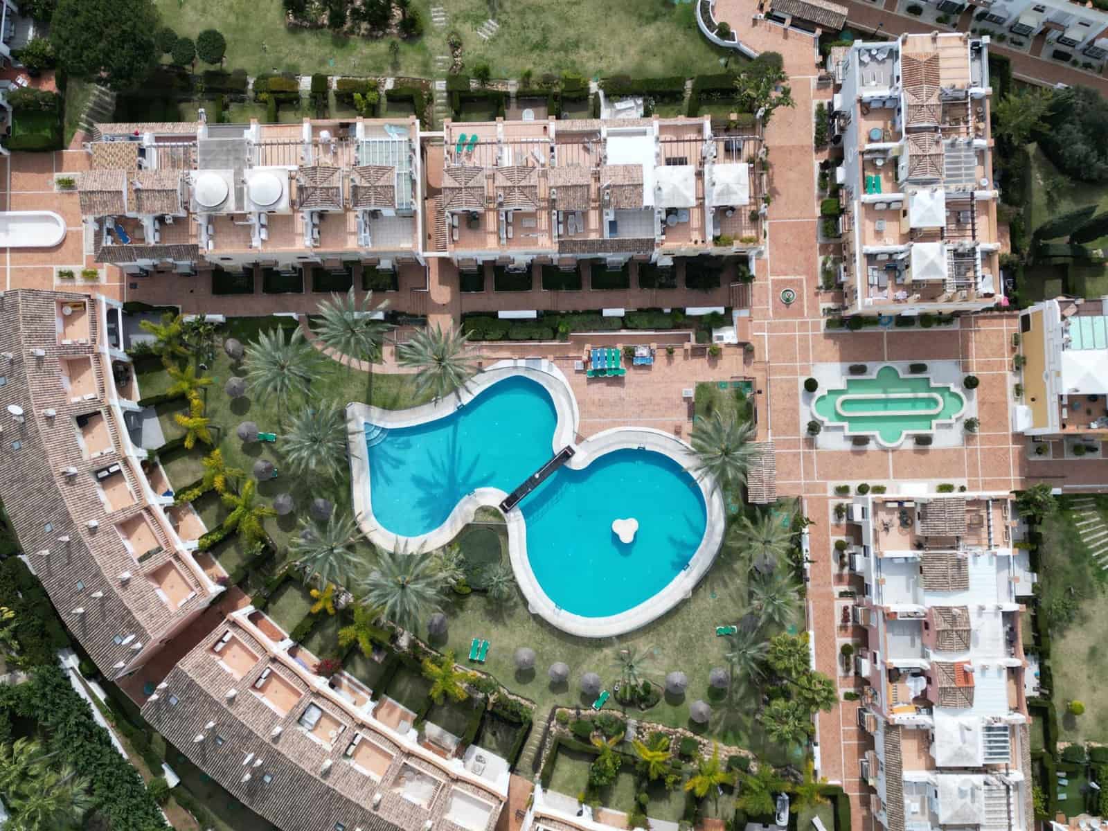 4 bedroom Terraced Villa for sale in Marbella with pool garage - € 2,350,000 (Ref: 10017682)