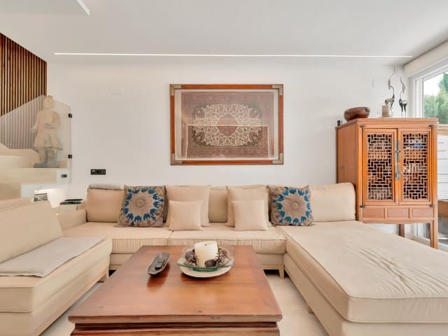 4 bedroom Terraced Villa for sale in Marbella with pool garage - € 2,350,000 (Ref: 10017682)