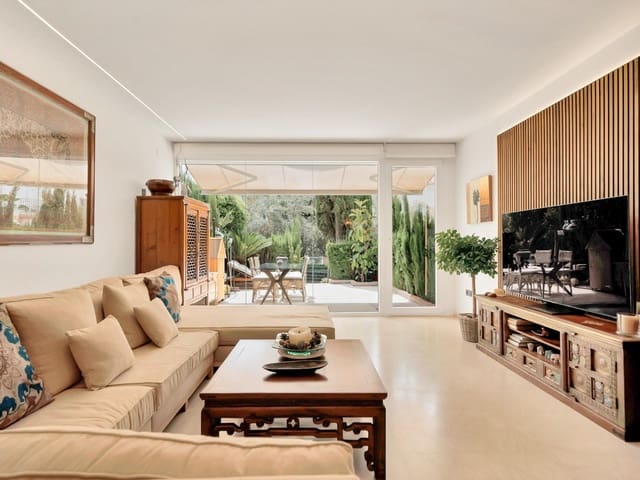 4 bedroom Terraced Villa for sale in Marbella with pool garage - € 2,350,000 (Ref: 10017682)