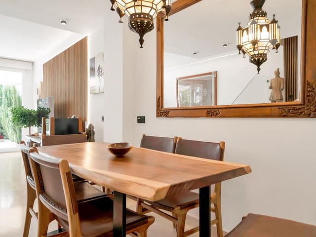 4 chambre Villa/Maison Mitoyenne à vendre à Marbella avec piscine garage - 2 350 000 € (Ref: 10017682)