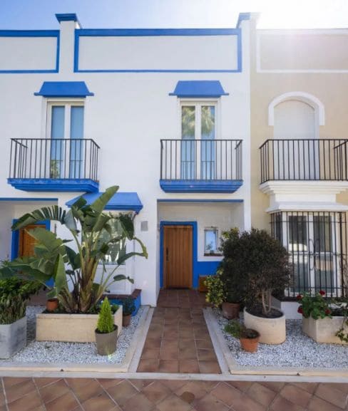 4 bedroom Terraced Villa for sale in Marbella with pool garage - € 2,350,000 (Ref: 10017682)