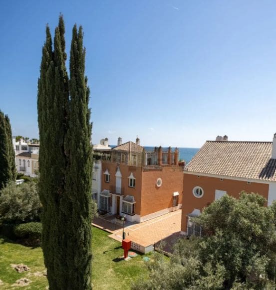 4 bedroom Terraced Villa for sale in Marbella with pool garage - € 2,350,000 (Ref: 10017682)