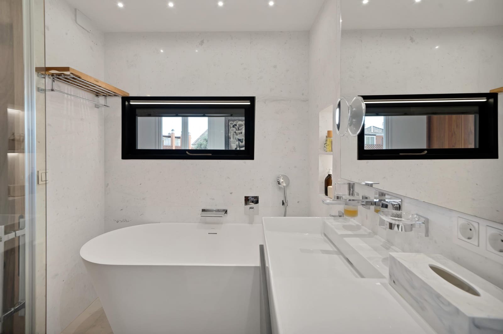4 bedroom Terraced Villa for sale in Marbella with pool garage - € 2,350,000 (Ref: 10017682)