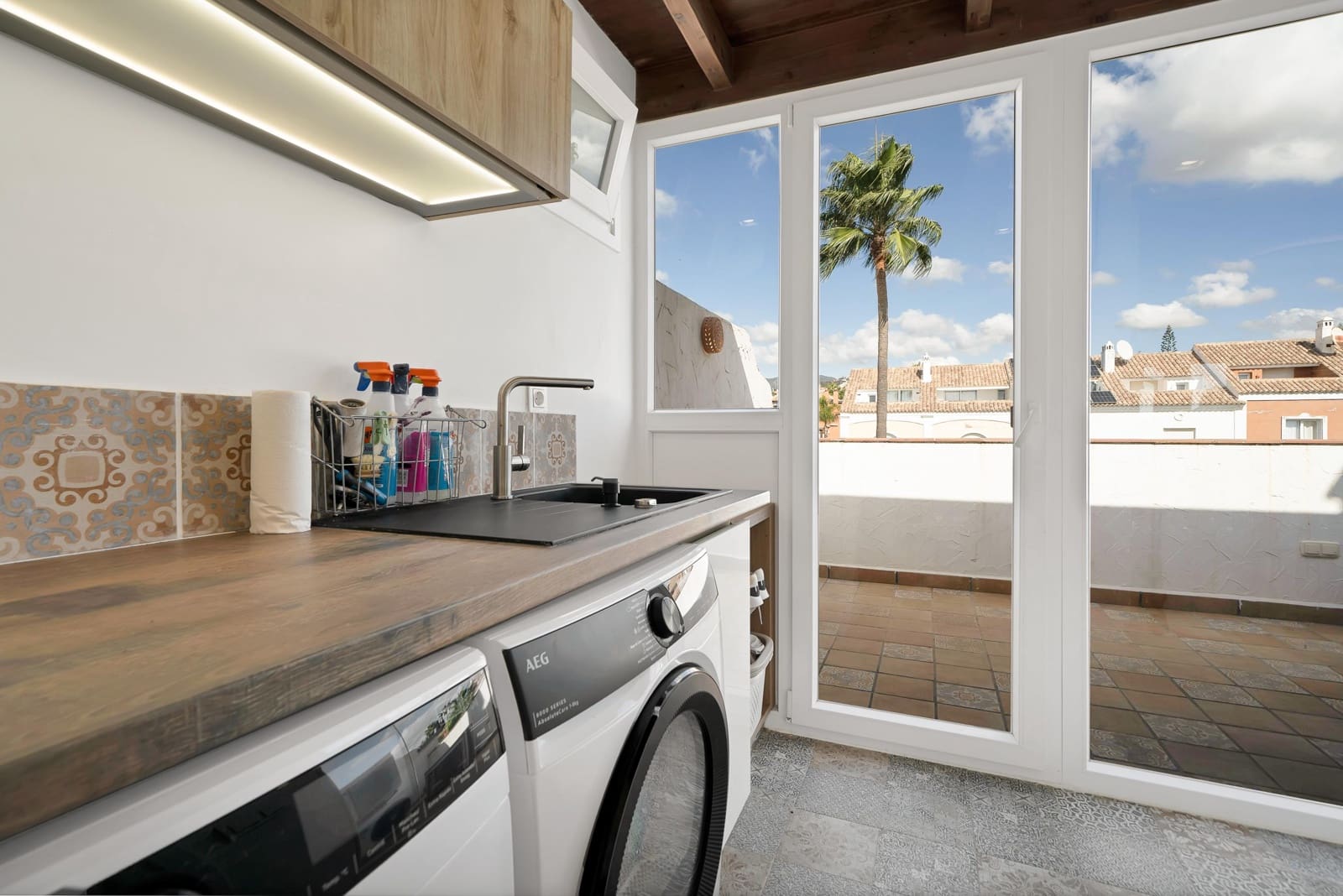 4 bedroom Terraced Villa for sale in Marbella with pool garage - € 2,350,000 (Ref: 10017682)