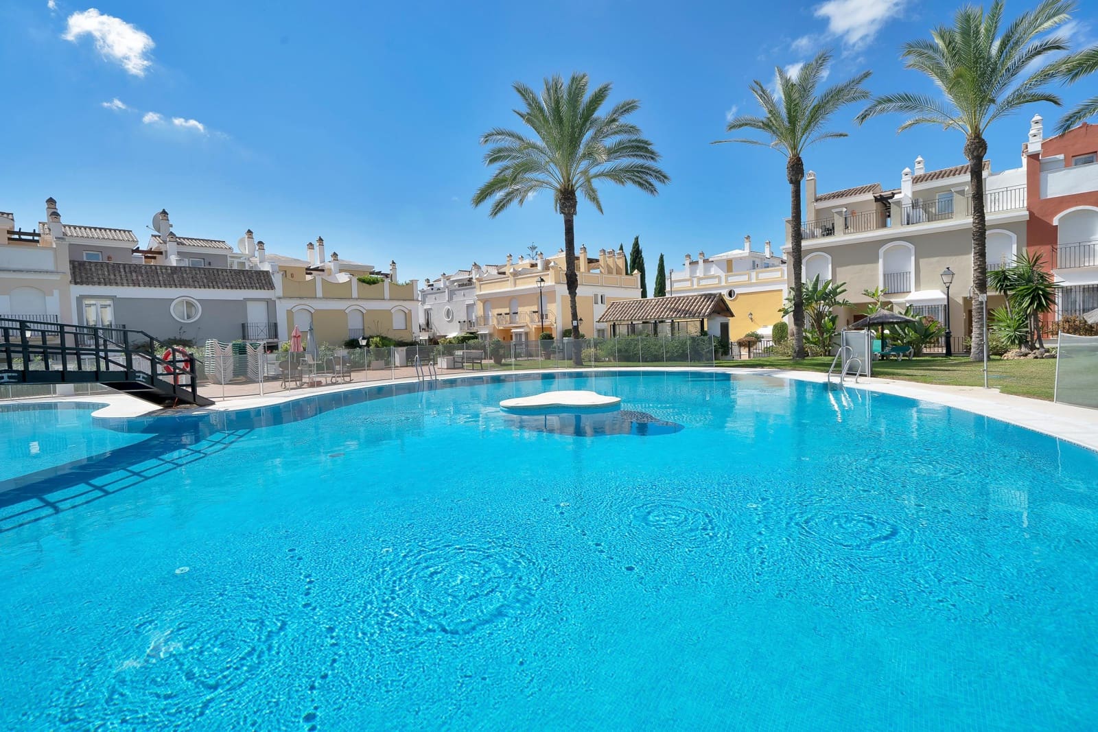 4 bedroom Terraced Villa for sale in Marbella with pool garage - € 2,350,000 (Ref: 10017682)