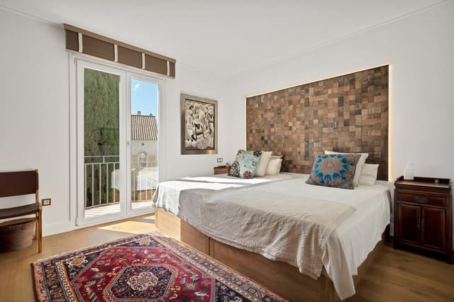 4 sypialnia Dom szeregowy na sprzedaż w Marbella z basenem garażem - 2 195 000 € (Ref: 10017682)