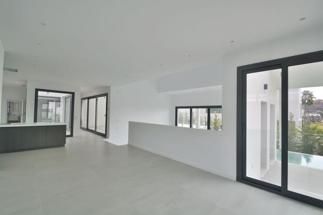 4 chambre Villa/Maison à vendre à Elviria, Marbella avec piscine garage - 2 250 000 € (Ref: 10022635)
