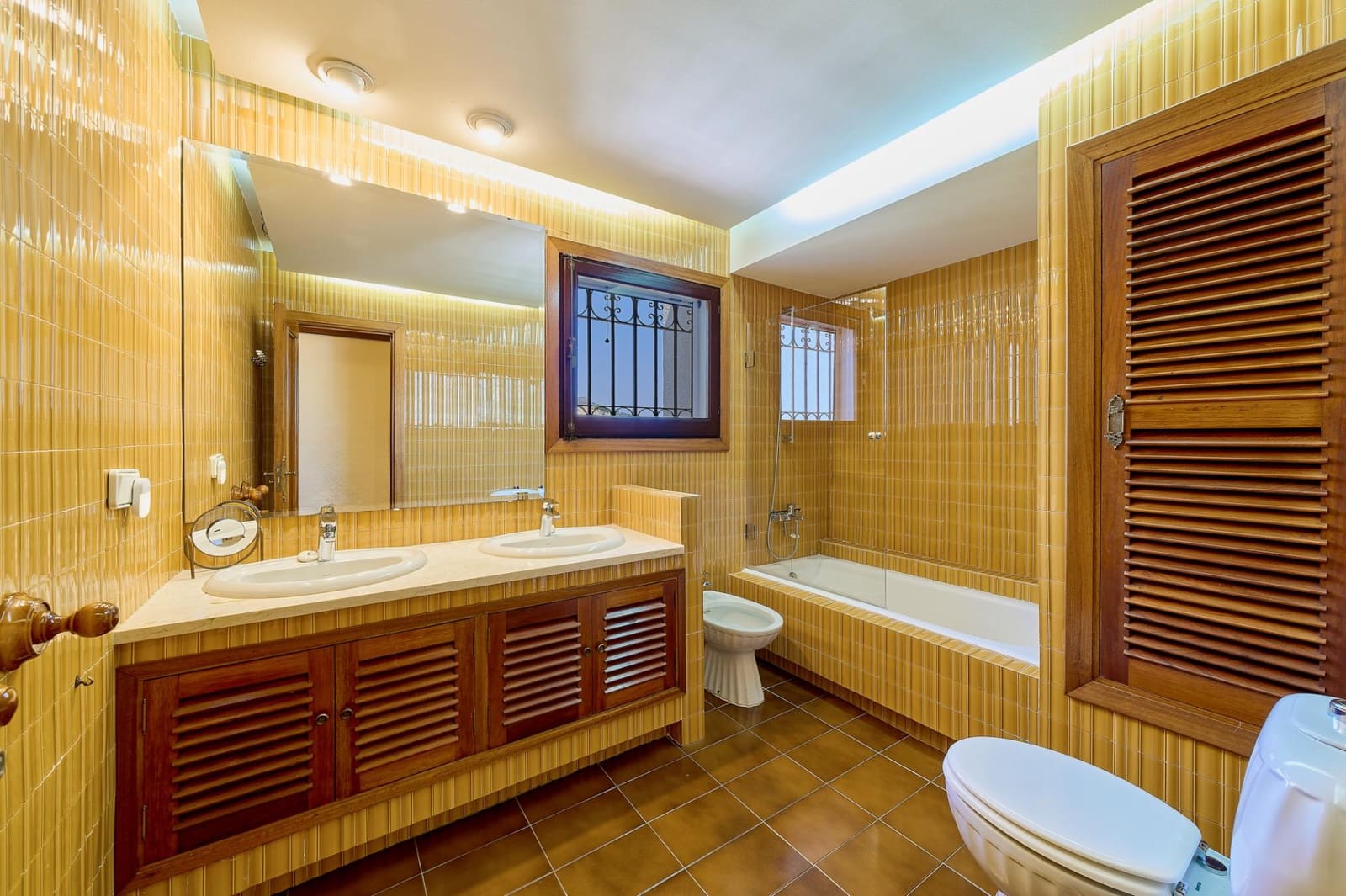 5 soverom Villa til leie i Malaga by med svømmebasseng garasje - € 8 500 (Ref: 10022636)