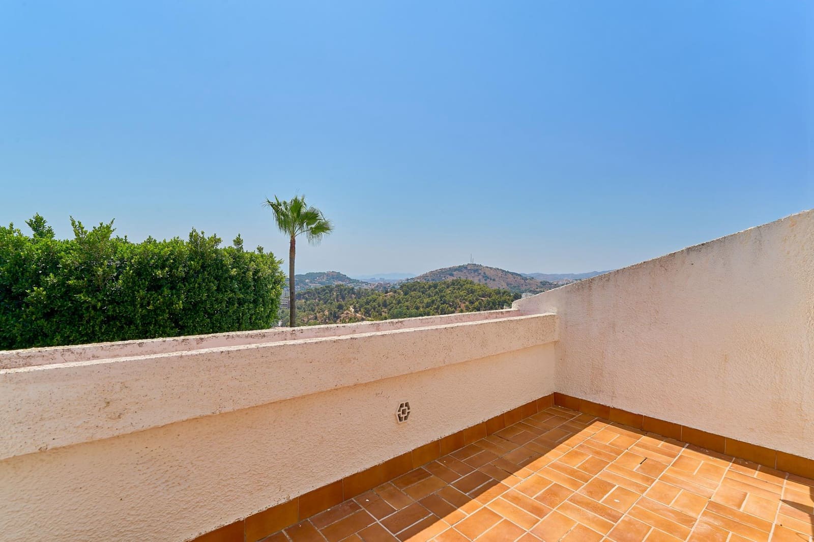 5 soverom Villa til leie i Malaga by med svømmebasseng garasje - € 8 500 (Ref: 10022636)