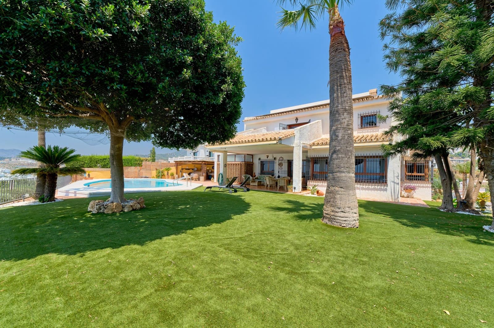5 soverom Villa til leie i Malaga by med svømmebasseng garasje - € 8 500 (Ref: 10022636)