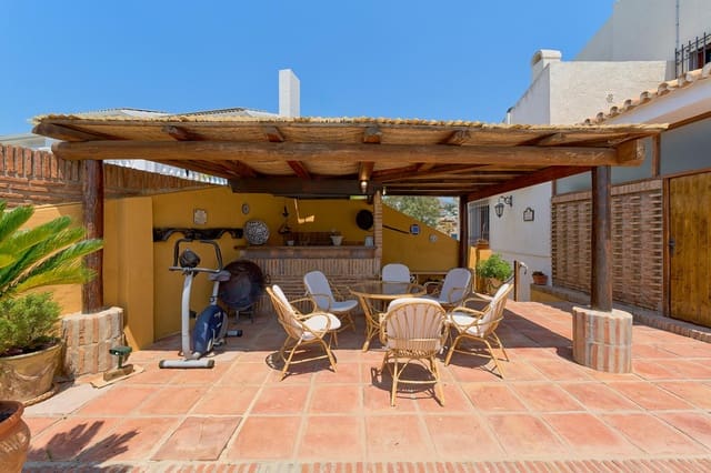 5 sypialnia Willa do wynajęcia w Miasto Málaga z basenem garażem - 8 500 € (Ref: 10022636)