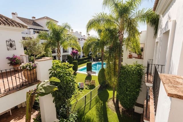 Appartement de 3 chambres à louer à Sierra Blanca, Marbella - 4 500 € (Ref: 10022637)
