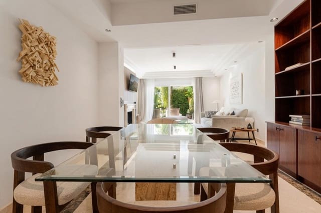 Appartement de 3 chambres à louer à Sierra Blanca, Marbella - 4 500 € (Ref: 10022637)