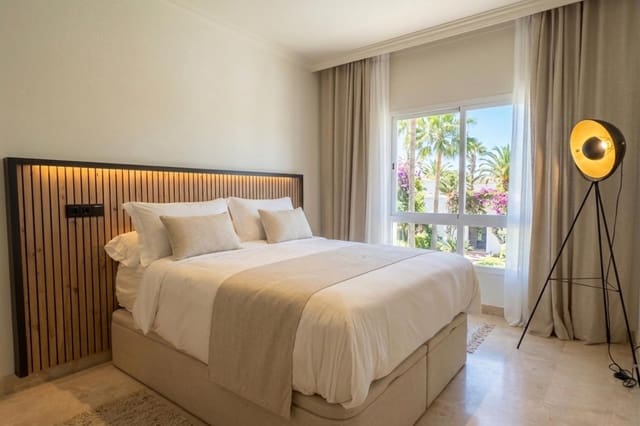 Appartement de 3 chambres à louer à Sierra Blanca, Marbella - 4 500 € (Ref: 10022637)