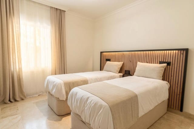 Appartement de 3 chambres à louer à Sierra Blanca, Marbella - 4 500 € (Ref: 10022637)