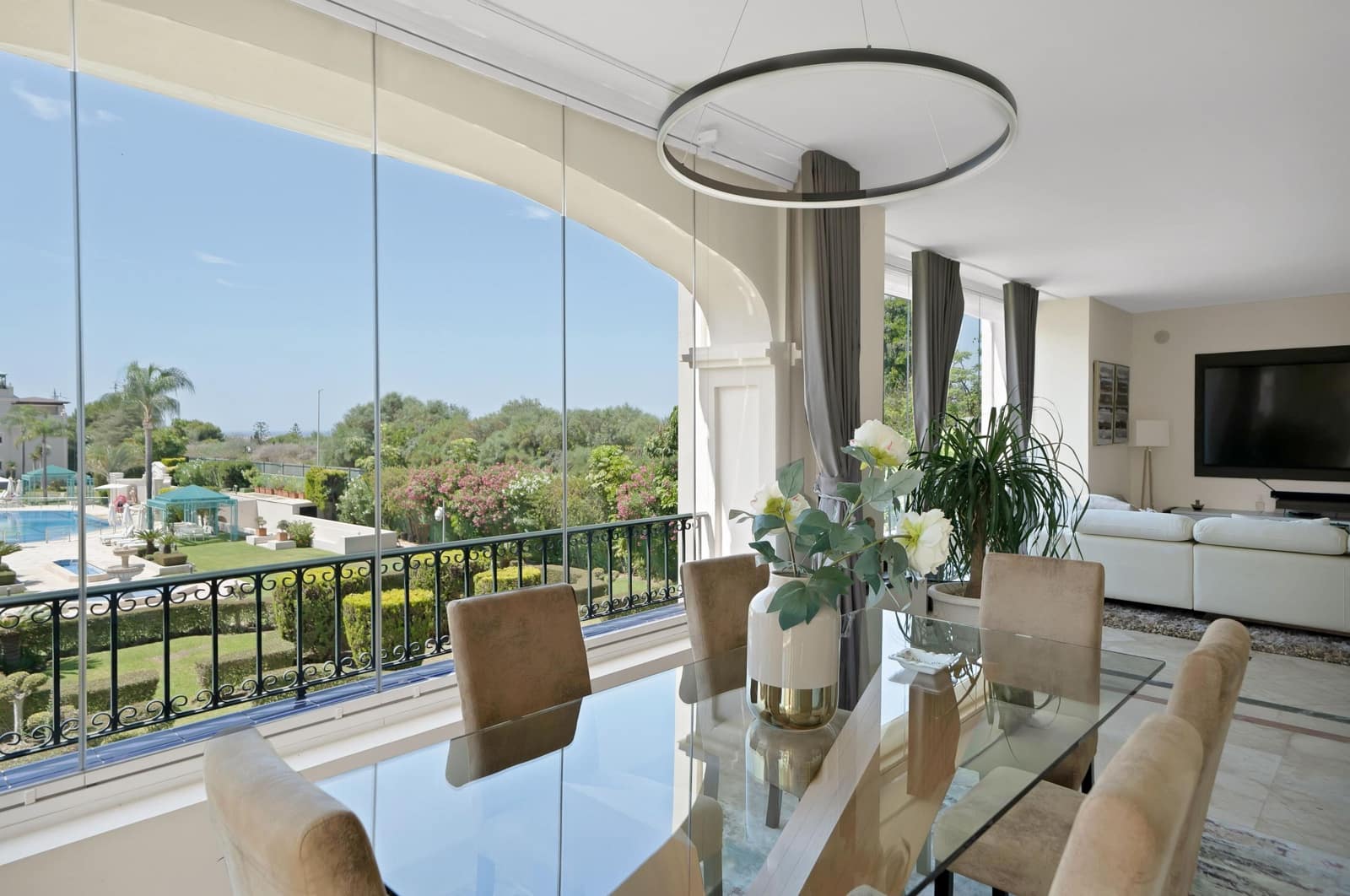 3 Zimmer Apartment zu verkaufen in Marbella mit Pool Garage - 1.850.000 € (Ref: 10031967)