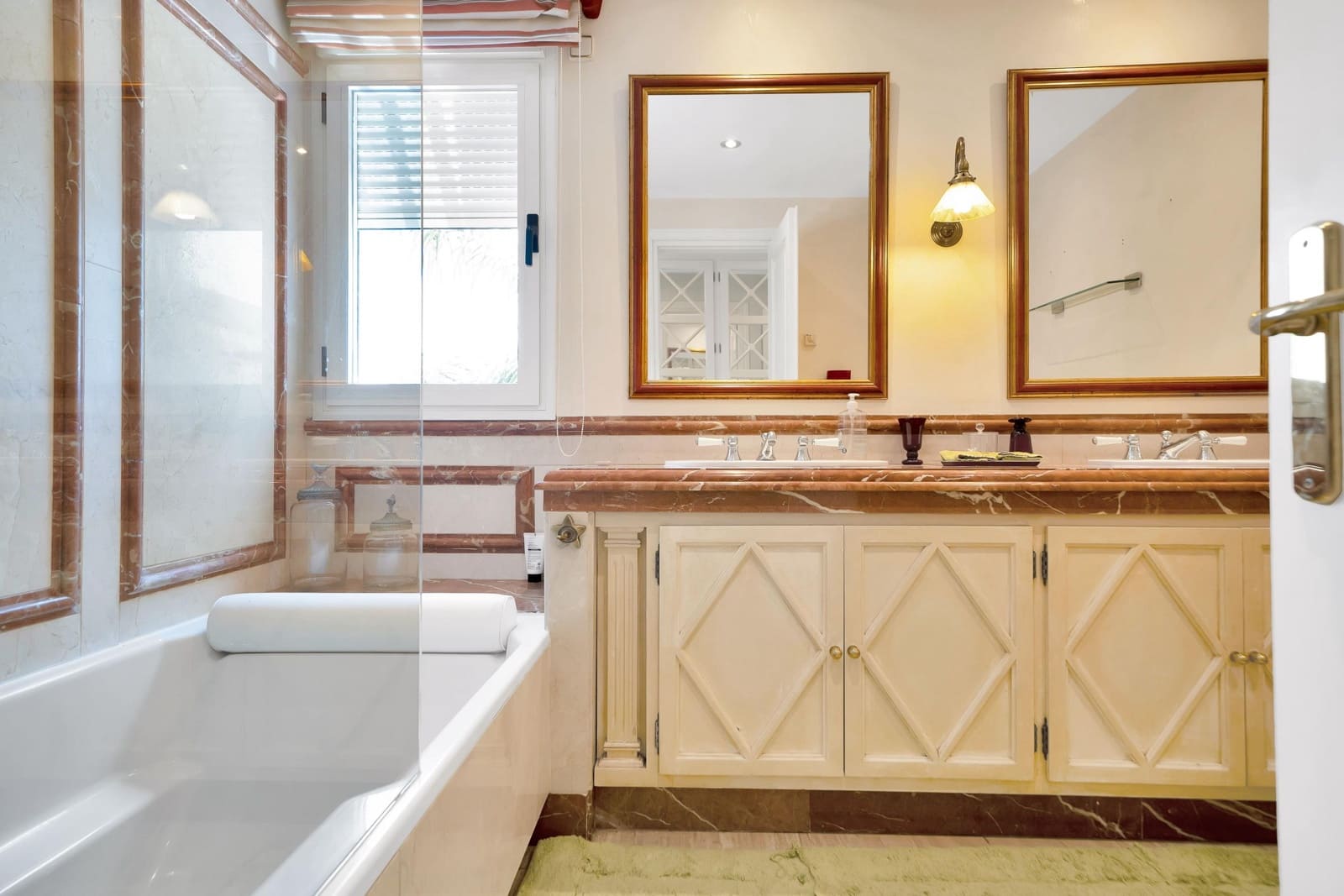3 Zimmer Apartment zu verkaufen in Marbella mit Pool Garage - 1.850.000 € (Ref: 10031967)