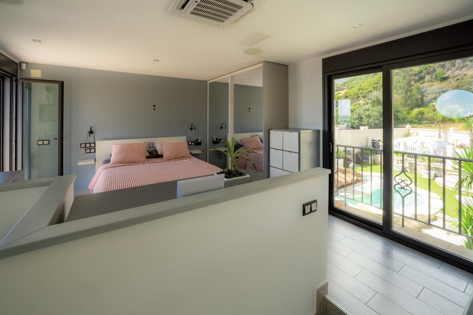 3 chambre Villa/Maison à vendre à Casarabonela avec piscine garage - 1 300 000 € (Ref: 10035556)