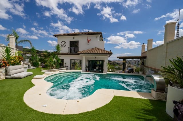 3 chambre Villa/Maison à vendre à Casarabonela avec piscine garage - 1 300 000 € (Ref: 10035556)