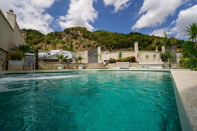 3 chambre Villa/Maison à vendre à Casarabonela avec piscine garage - 1 300 000 € (Ref: 10035556)