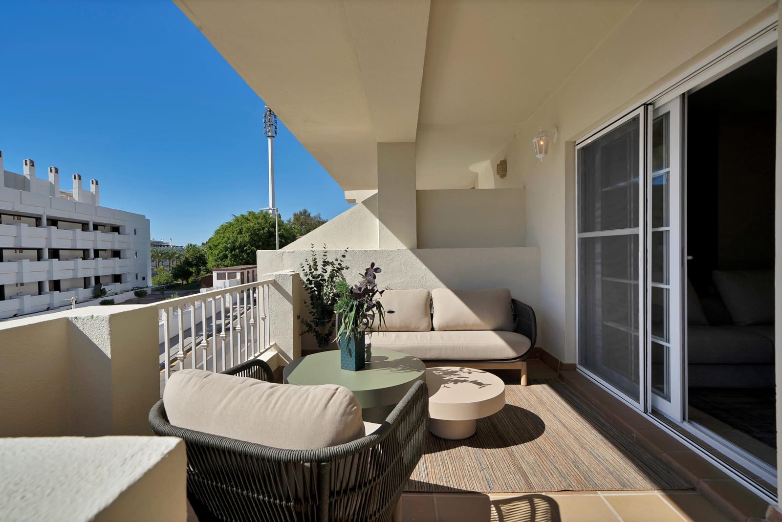 Apartamento de 2 habitaciones en Marbella en venta con piscina garaje - 1.100.000 € (Ref: 10043205)