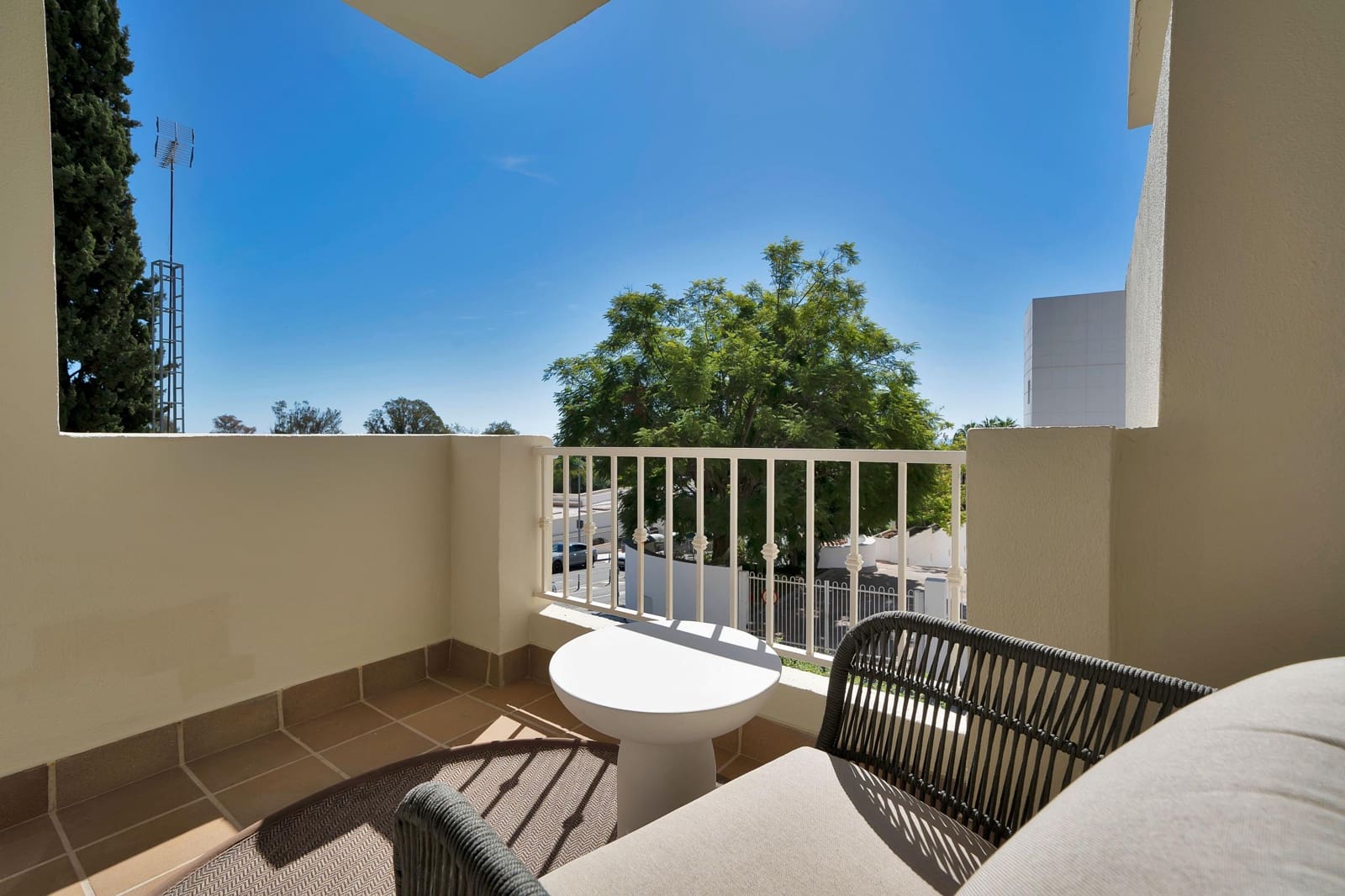 Apartamento de 2 habitaciones en Marbella en venta con piscina garaje - 1.100.000 € (Ref: 10043205)