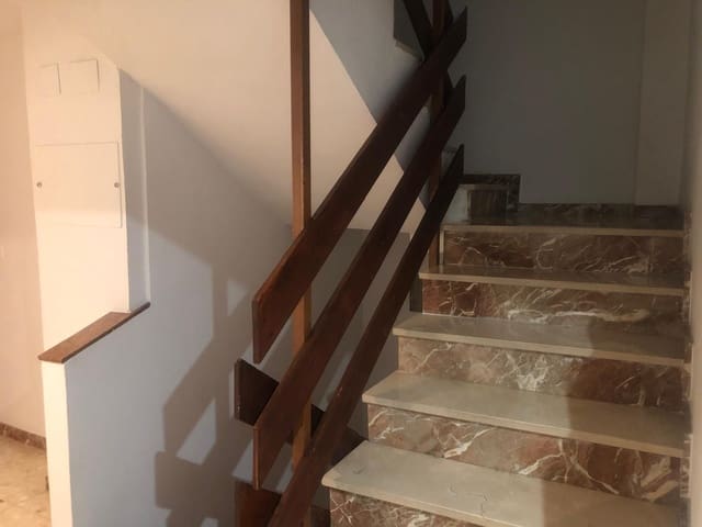 3 bedroom Apartment for sale in Cruz de Humilladero, Málaga city - € 285,000 (Ref: 10062200)