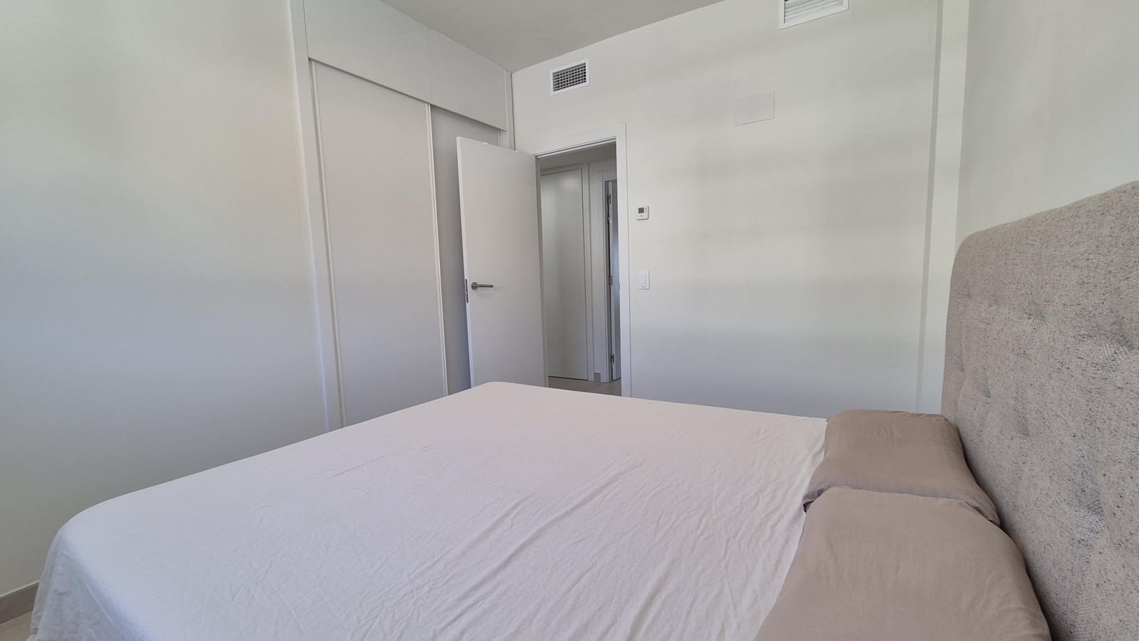 3 bedroom Penthouse for rent in Benalmadena with pool garage - € 3,400 (Ref: 10064620)