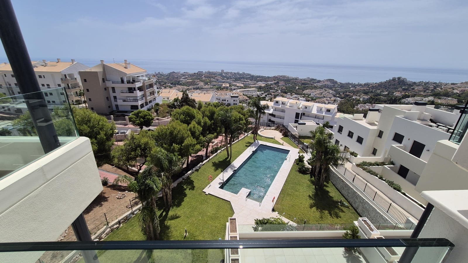 3 bedroom Penthouse for rent in Benalmadena with pool garage - € 3,400 (Ref: 10064620)