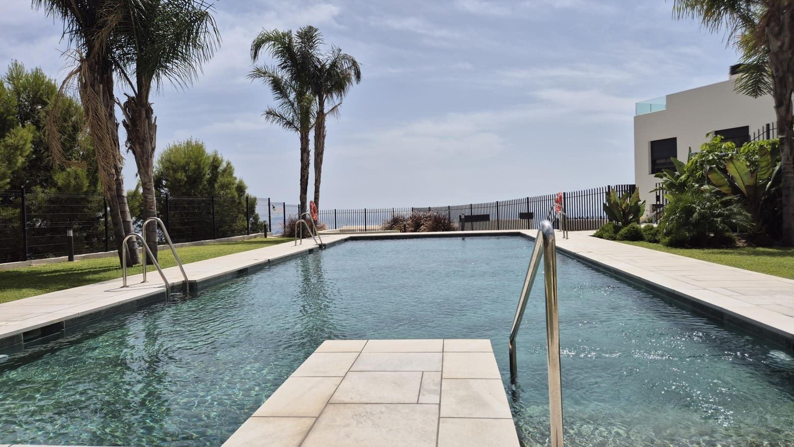 3 bedroom Penthouse for rent in Benalmadena with pool garage - € 3,400 (Ref: 10064620)