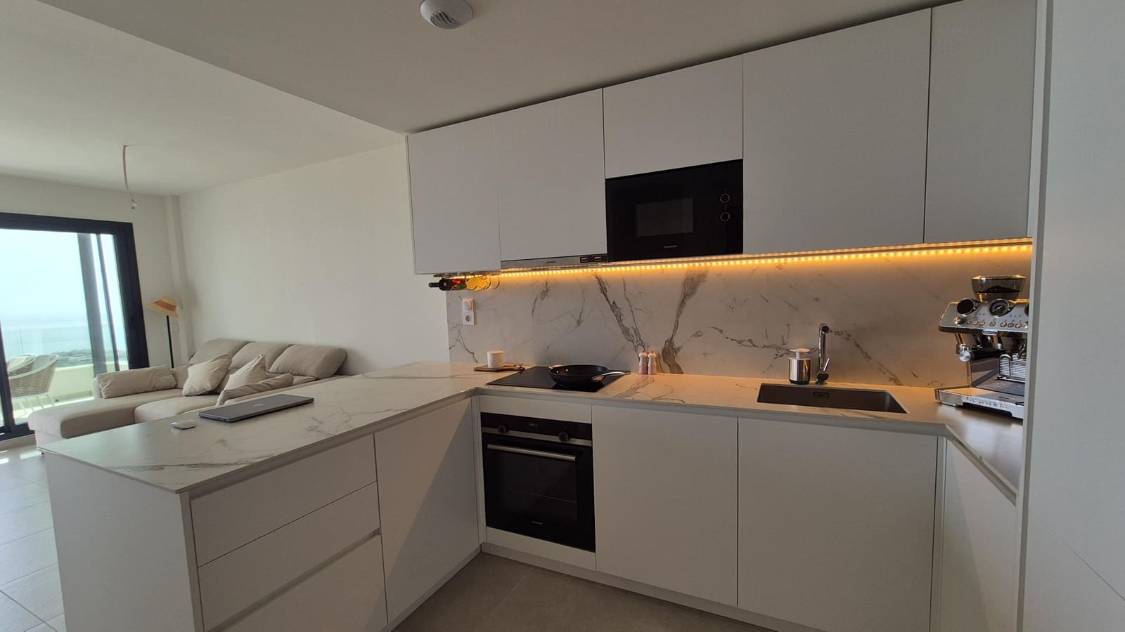 3 bedroom Penthouse for rent in Benalmadena with pool garage - € 3,400 (Ref: 10064620)