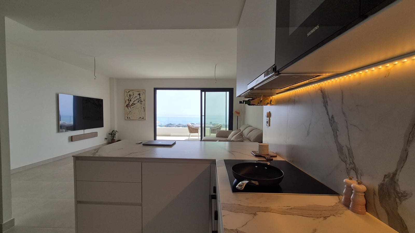 3 bedroom Penthouse for rent in Benalmadena with pool garage - € 3,400 (Ref: 10064620)