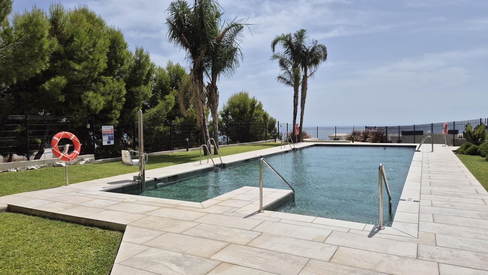 3 bedroom Penthouse for rent in Benalmadena with pool garage - € 3,400 (Ref: 10064620)