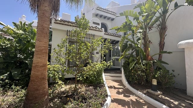 3 sovrum Semi-fristående Villa att hyra i Benalmádena med pool - 2 200 € (Ref: 10064622)
