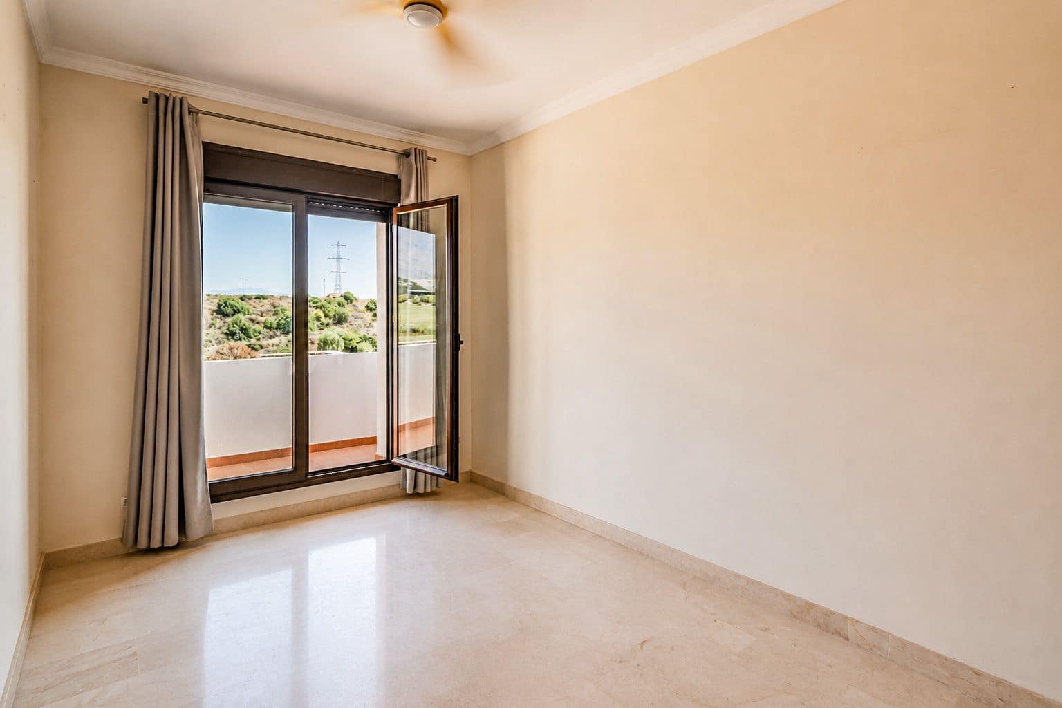 3 bedroom Terraced Villa for sale in Estepona with pool - € 525,000 (Ref: 10076630)