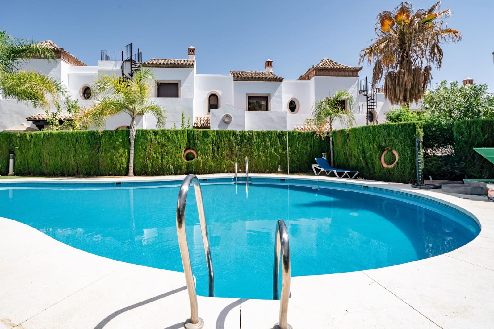 3 bedroom Terraced Villa for sale in Estepona with pool - € 525,000 (Ref: 10076630)