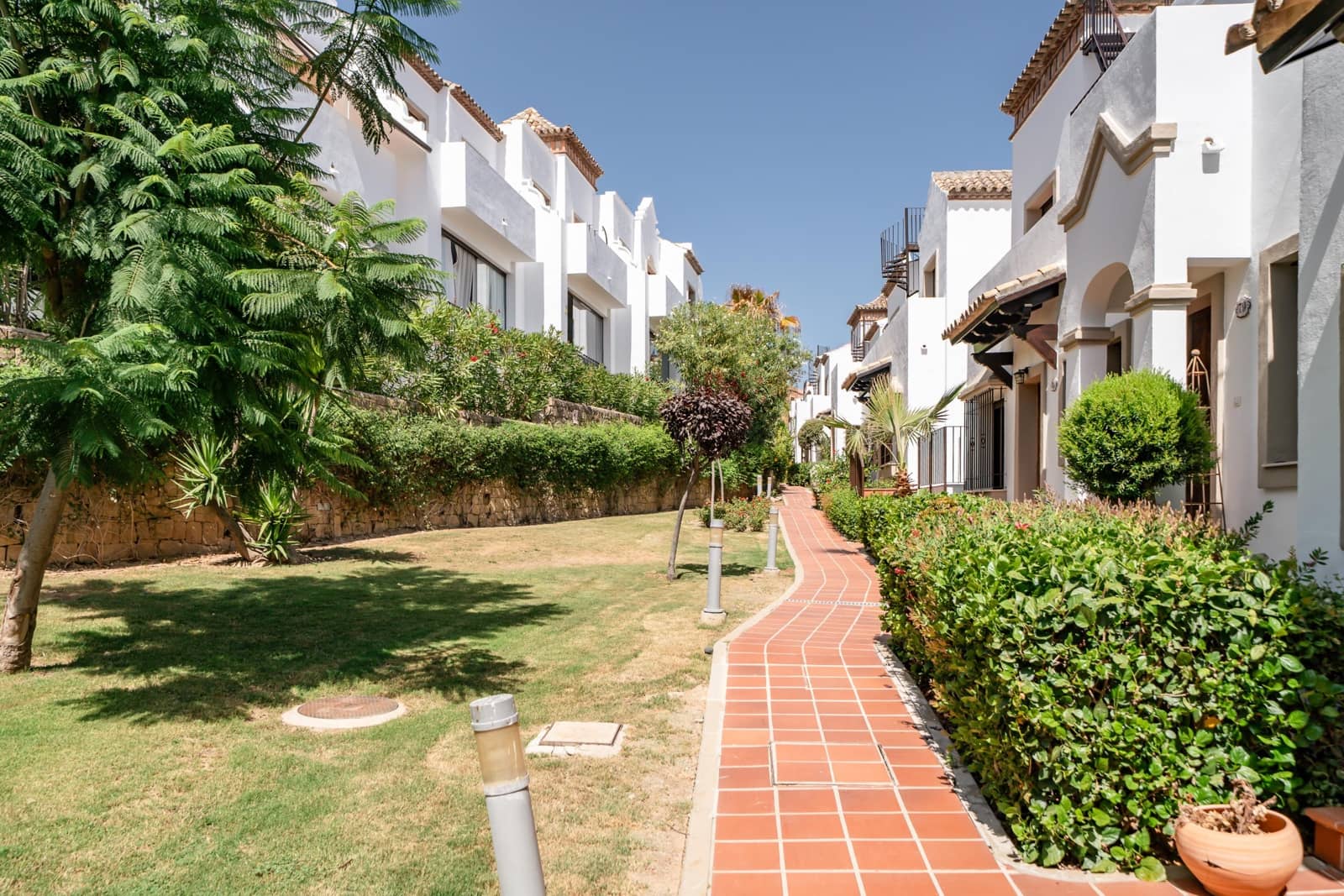 3 bedroom Terraced Villa for sale in Estepona with pool - € 525,000 (Ref: 10076630)
