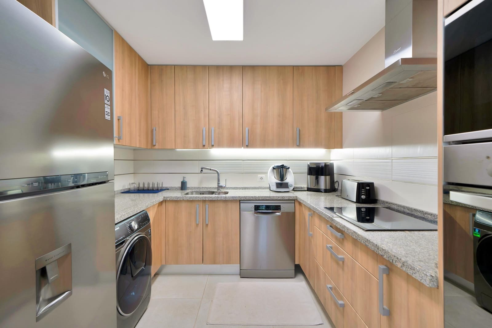 3 sovrum Radhus till salu i Estepona med pool garage - 525 000 € (Ref: 10076630)