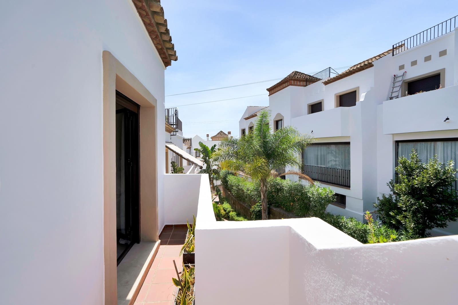 3 sovrum Radhus till salu i Estepona med pool garage - 525 000 € (Ref: 10076630)