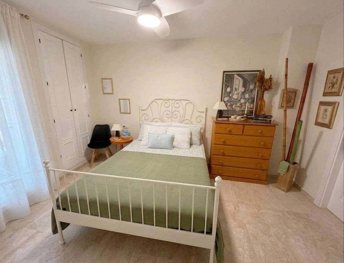 2 soveværelse Lejlighed til leje i Marbella med swimmingpool garage - € 1.800 (Ref: 10076631)