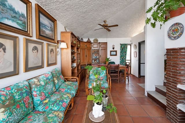 3 Zimmer Doppelhaus zu verkaufen in Bahía Dorada, Estepona mit Garage - 657.000 € (Ref: 10081133)