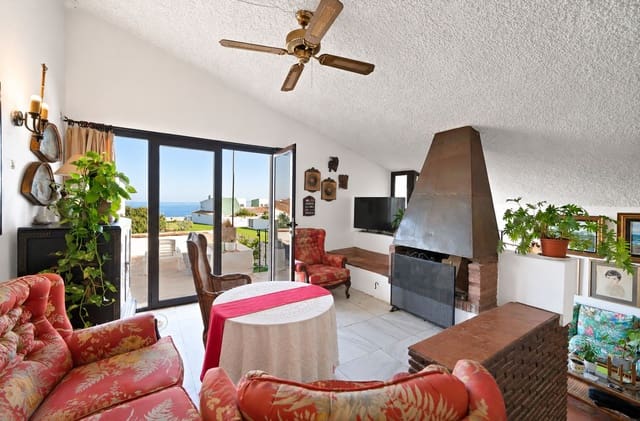 3 Zimmer Doppelhaus zu verkaufen in Bahía Dorada, Estepona mit Garage - 657.000 € (Ref: 10081133)