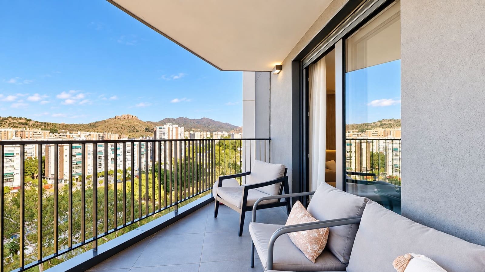 3 soverom Leilighet til salgs i Malaga by med svømmebasseng garasje - € 497 000 (Ref: 10086424)