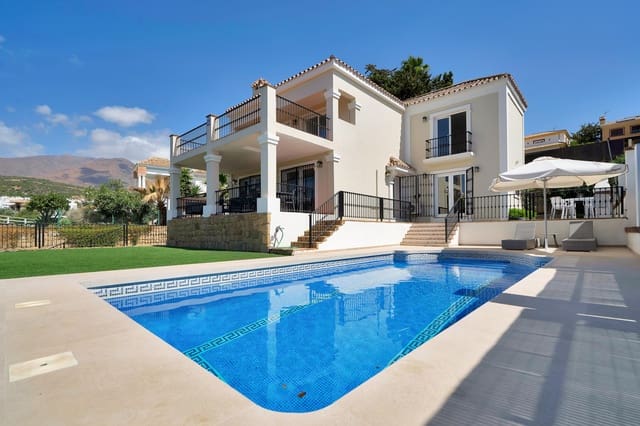 3 slaapkamer Villa te huur in Estepona met zwembad garage - € 5.000 (Ref: 10094560)