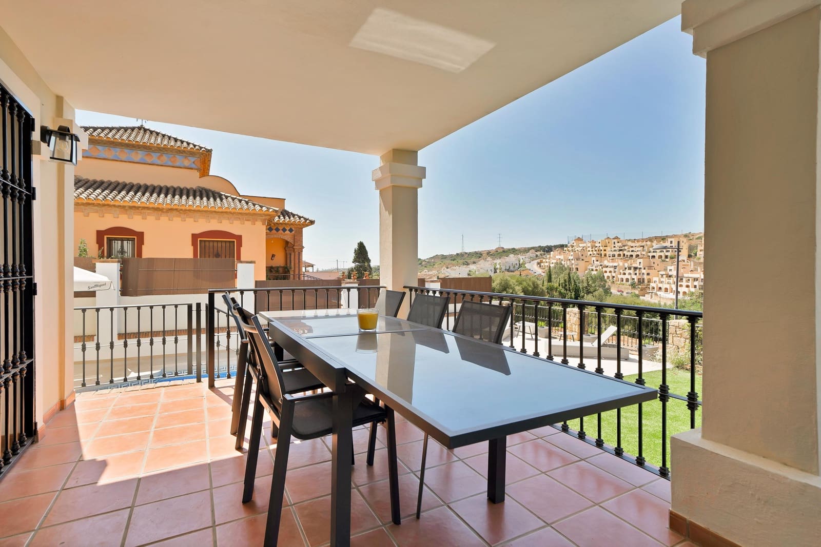 3 bedroom Villa for rent in Estepona with pool garage - € 5,000 (Ref: 10094560)