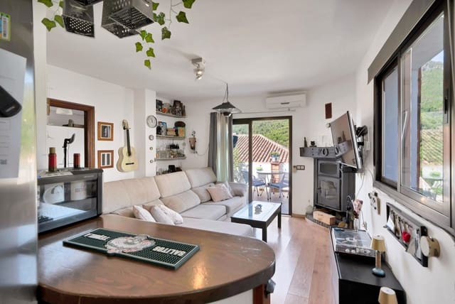Adosado de 6 habitaciones en Ojen en venta con garaje - 630.000 € (Ref: 10098357)
