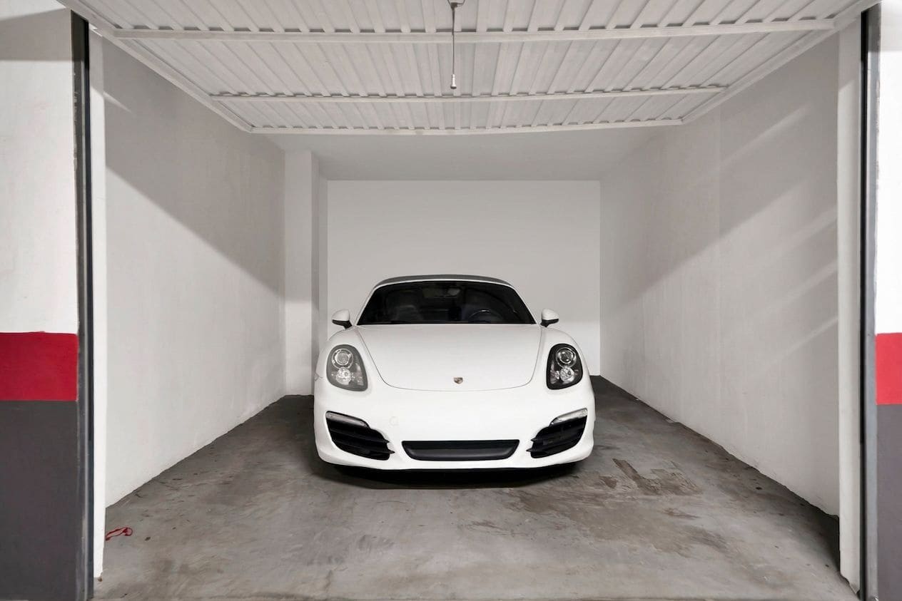 3 bedroom Flat for sale in Marbella with pool garage - € 2,190,000 (Ref: 10109657)