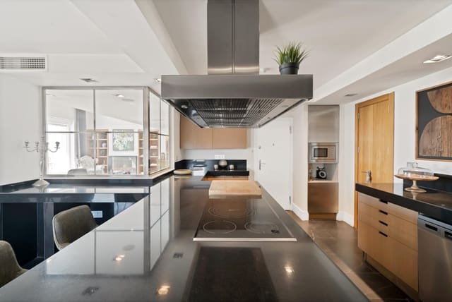 3 sovrum Lägenhet till salu i Marbella med pool garage - 2 190 000 € (Ref: 10109657)
