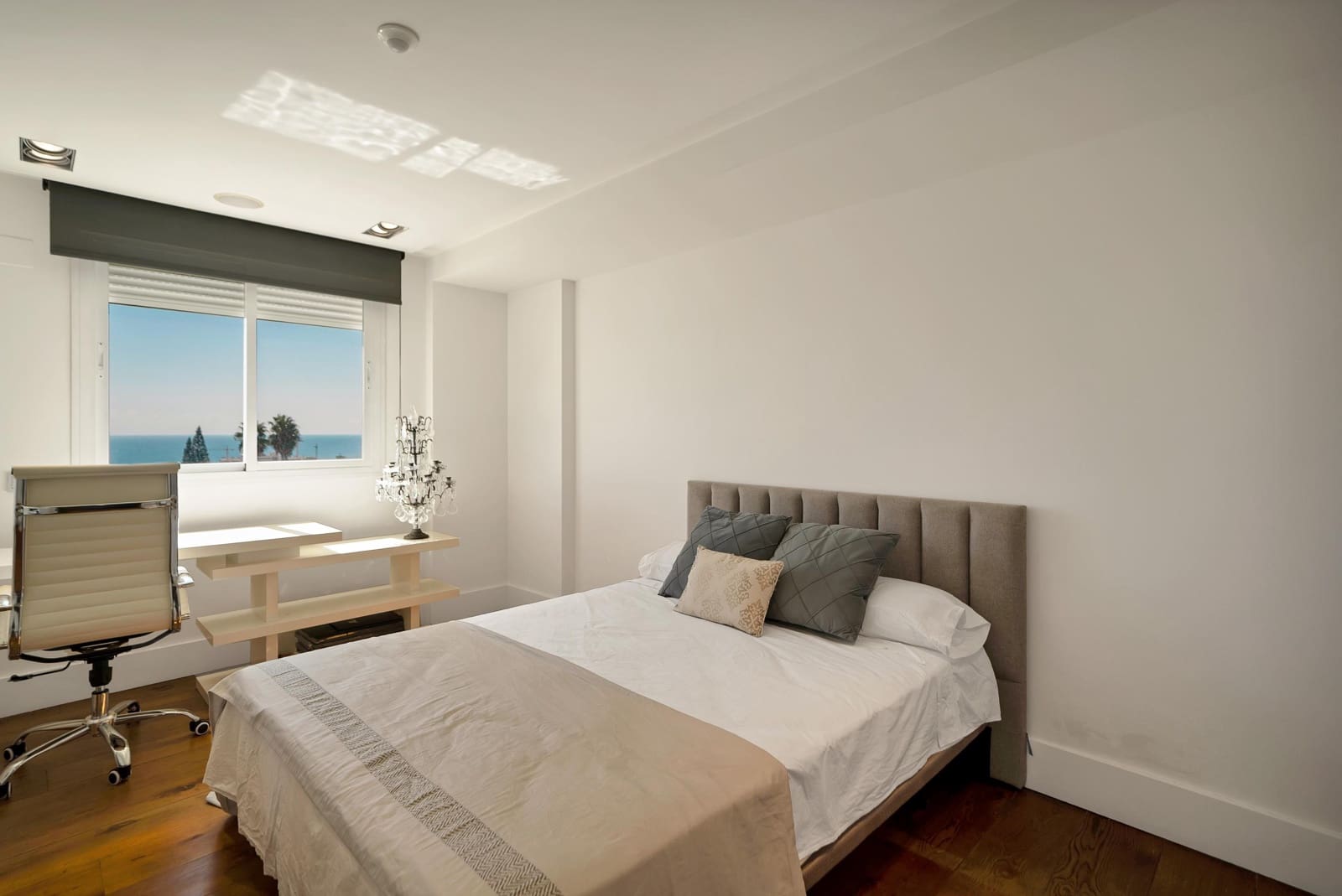 3 bedroom Flat for sale in Marbella with pool garage - € 2,190,000 (Ref: 10109657)